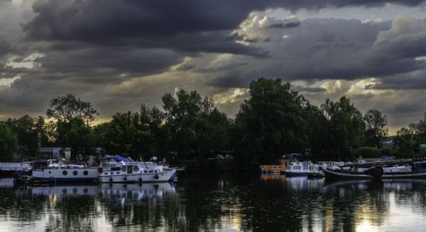 Petite Saône Port de Scey sur Saône sous l'orage
